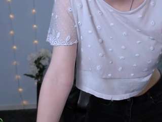 Foxy-grey nude and sexy before cam for live chat