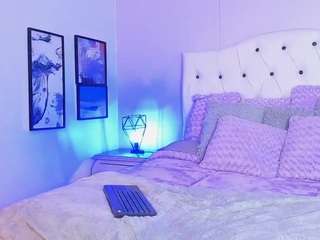 Gabii-bloom nude and sexy before cam for live chat