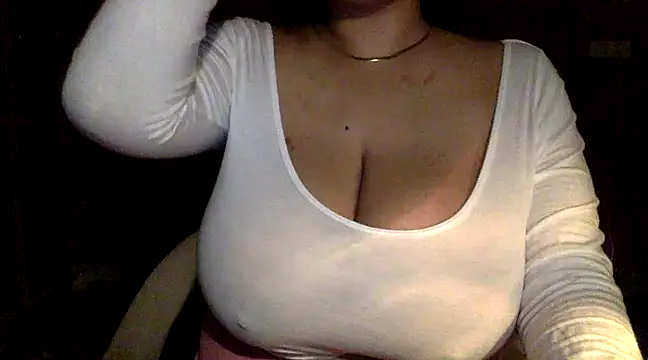 gaminggirll nude stripping on cam for live sex video chat