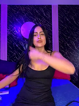 Greta-hills nude stripping on cam for live sex video chat