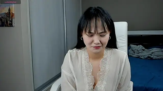 hxney_flower nude stripping on cam for live sex video chat