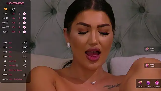 itsjessiebabe nude stripping on cam for live sex video chat