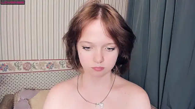 KeIIyBaker nude stripping on cam for live sex video chat