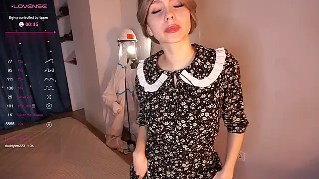 KimTaets nude stripping on cam for live sex video chat