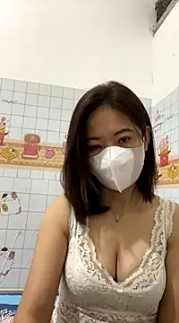 Lann_funny nude stripping on cam for live sex video chat