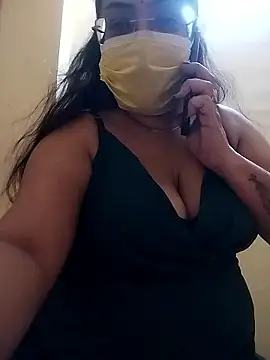 LAVERNIYA_ nude stripping on cam for live sex video chat
