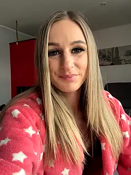 Liana_Lou nude stripping on cam for live sex video chat