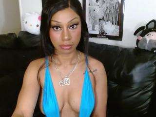 LolaBlaq nude and sexy before cam for live chat
