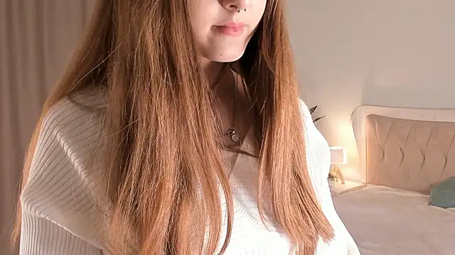 LynneClarke nude stripping on cam for live sex video chat