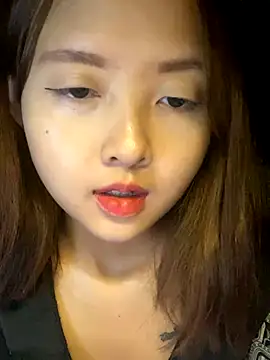 Melek-18 nude stripping on cam for live sex video chat