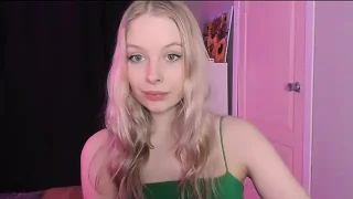MiaDavis21 nude stripping on cam for live sex video chat