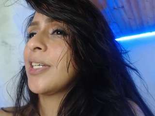MiaOdonell nude and sexy before cam for live chat