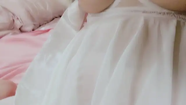 mioxoxo nude stripping on cam for live sex video chat