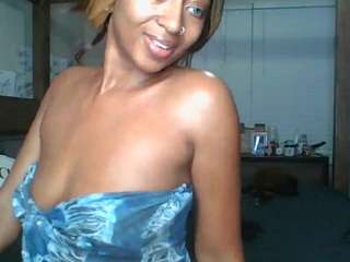 MzShyInnocent nude and sexy before cam for live chat