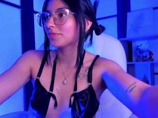 NayaraHoffman nude and sexy before cam for live chat