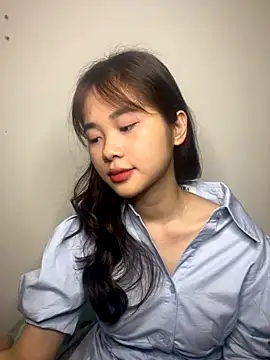 nguyenthuydull nude stripping on cam for live sex video chat