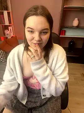 Polly_Pons nude stripping on cam for live sex video chat