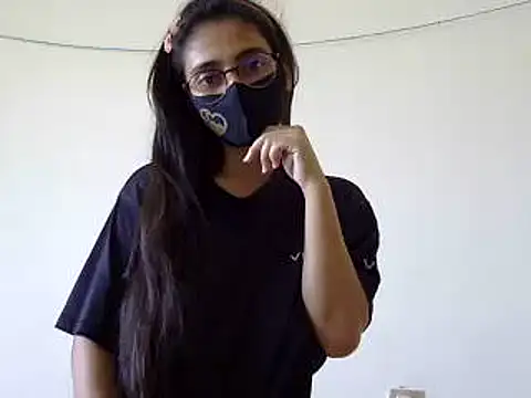 Rose-Shyy nude stripping on cam for live sex video chat