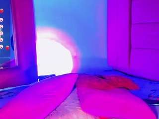 Sasha Hills nude and sexy before cam for live chat
