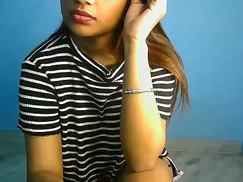 Sassy_Bae nude stripping on cam for live sex video chat
