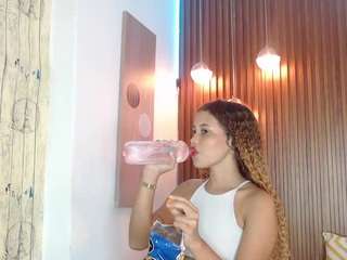 Selinakyle1 nude and sexy before cam for live chat