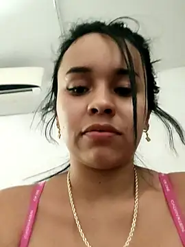 Sexyysariita nude stripping on cam for live sex video chat
