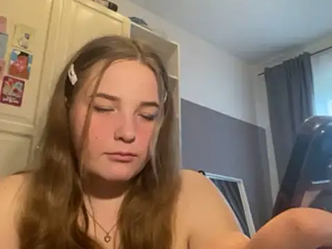 Sophiaaaksh nude stripping on cam for live sex video chat