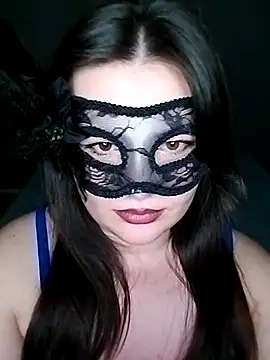 WhiteeAngel nude stripping on cam for live sex video chat