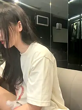 Yangying_99 nude stripping on cam for live sex video chat