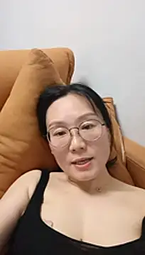 yuMeiren9 nude stripping on cam for live sex video chat