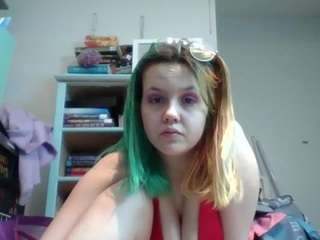Alixlynn nude and sexy before cam for live chat