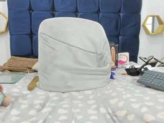 Alixxe-sexy1 nude and sexy before cam for live chat
