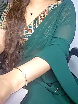aliyaah_singh nude stripping on cam for live sex video chat