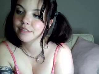 Chloe Pink nude and sexy before cam for live chat