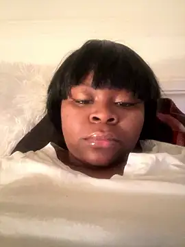DreamyDiamonds nude stripping on cam for live sex video chat