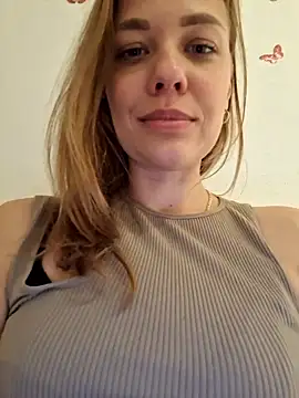 Emilia_Key nude stripping on cam for live sex video chat
