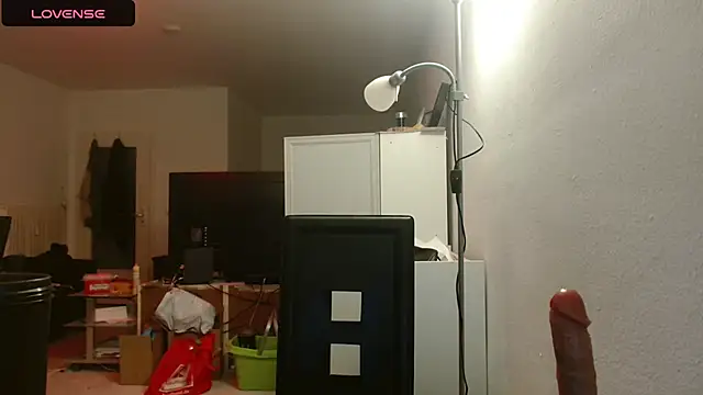 hotgermancouple_22 nude stripping on cam for live sex video chat