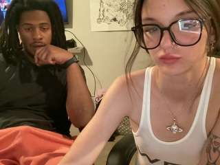 Hunchosolana nude and sexy before cam for live chat
