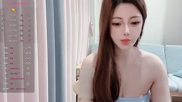 JinnyShine nude stripping on cam for live sex video chat