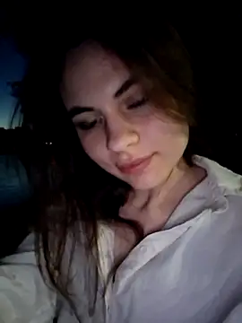 kirastreet nude stripping on cam for live sex video chat