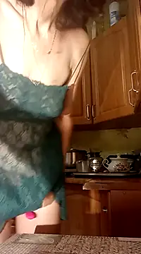 Laura_Kiss nude stripping on cam for live sex video chat