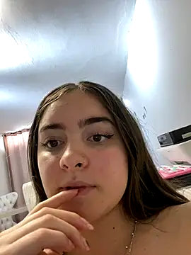 Linda_pinkkk_ nude stripping on cam for live sex video chat