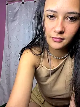 maddie_e nude stripping on cam for live sex video chat