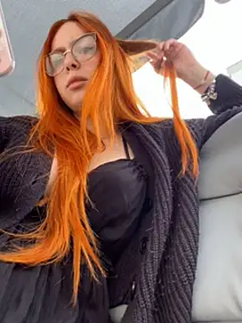 maialove nude stripping on cam for live sex video chat