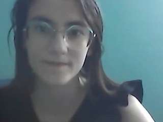 Miliana-Faloriya nude and sexy before cam for live chat