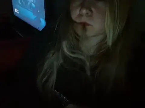 Naughtylizze nude stripping on cam for live sex video chat