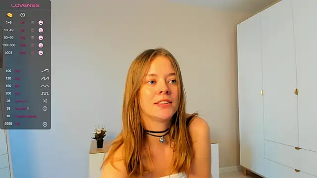 NinaCoxn nude stripping on cam for live sex video chat