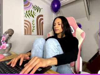 Nnoai-Smith nude and sexy before cam for live chat