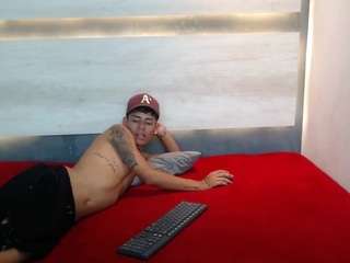 Sauvagelovers nude and sexy before cam for live chat