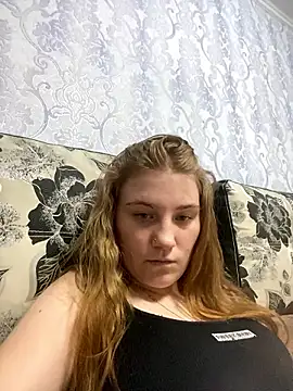 Susi_Patsy nude stripping on cam for live sex video chat